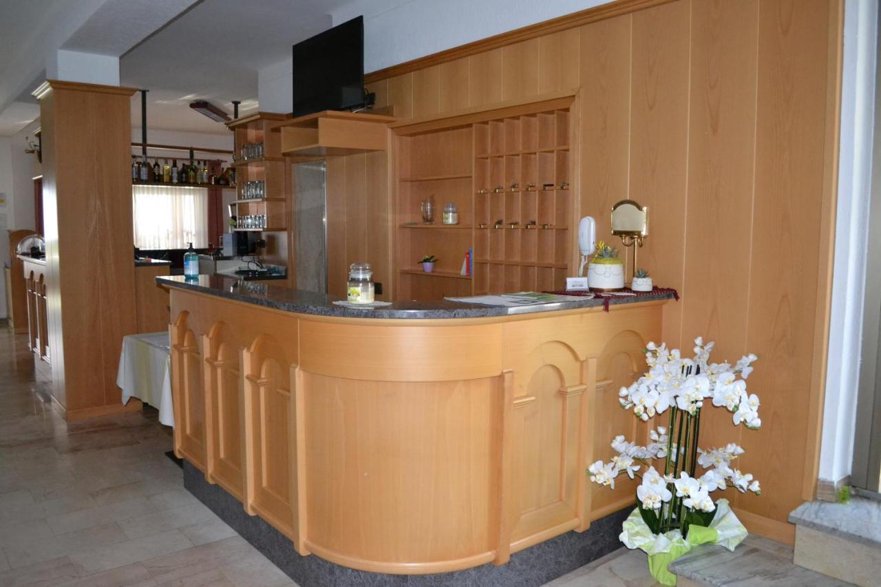 Garni Anna Hotel Besenello Ngoại thất bức ảnh